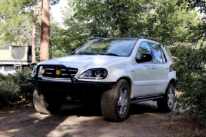 Mercedes ML 320 Close Grill Shot