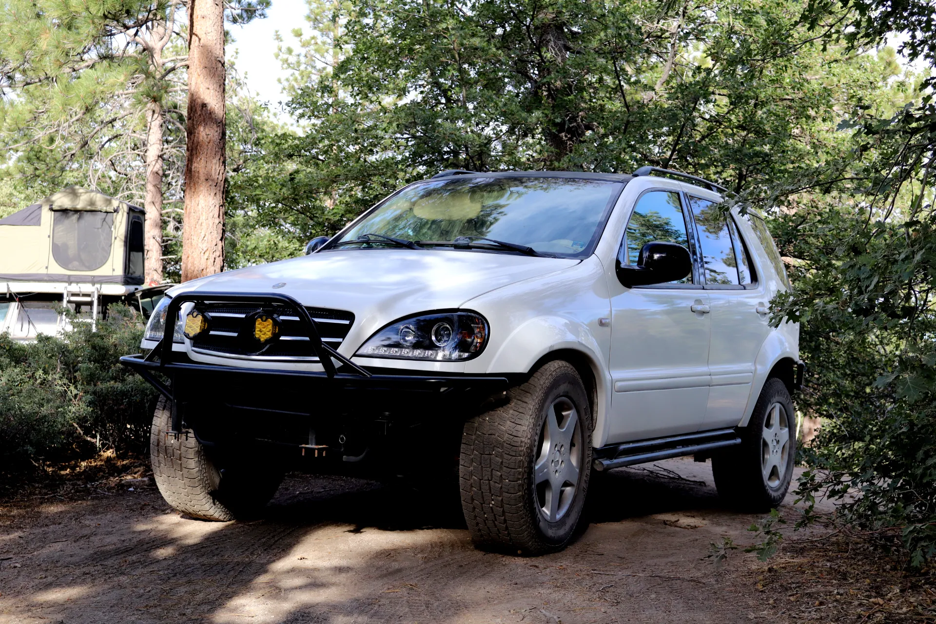 Mercedes ML 320 Close Grill Shot